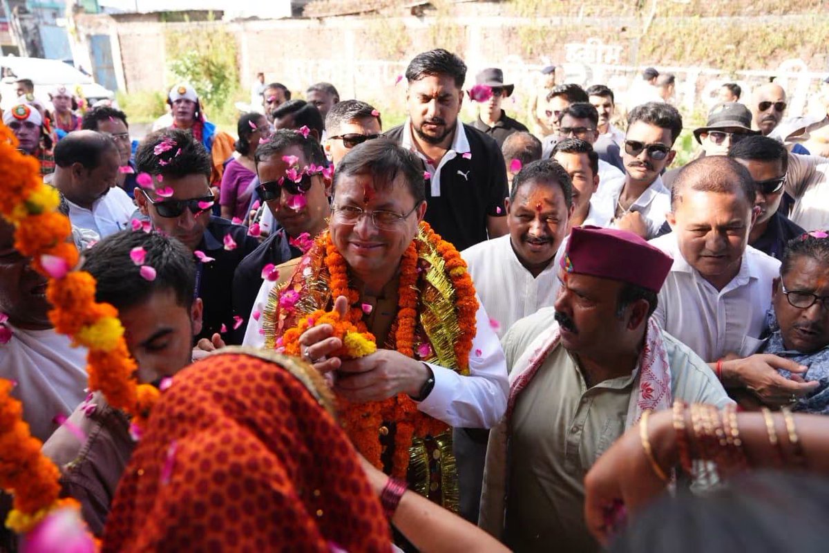 pushkardhami's tweet photo. खटीमा दौरे पर बड़ी संख्या में युवा, बच्चे, मातृशक्ति एवं सम्मानित नागरिकों ने जिस आत्मीयता और उत्साह के साथ स्वागत एवं अभिनंदन किया, वह मेरे लिए अविस्मरणीय है। https://t.co/8KxuLuce30