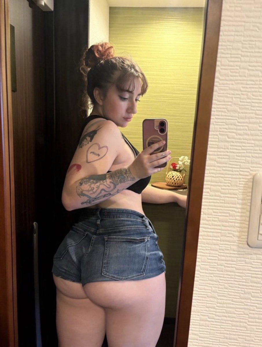 Mattie5k's tweet photo. Where should I sit first daddy 🍑💦📍#satx #tatted #curvy https://t.co/bRN6dOhdJs