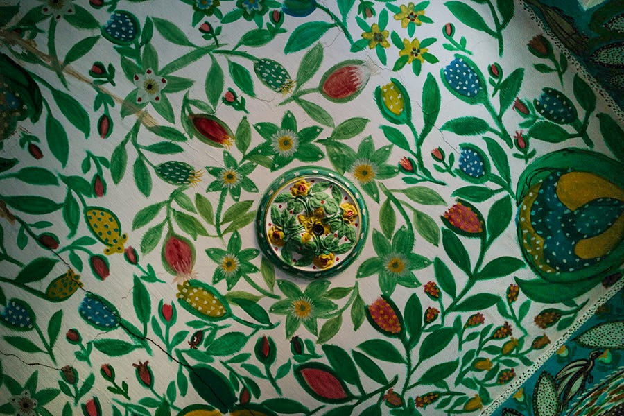 ukr_arthistory's tweet photo. Polina Raiko's main and only artwork was her house. She started painting in her 60s and created her own world of heaven and hell, like Dante in his masterpiece. She was from Oleshky in the Kherson region. Google this city now. https://t.co/54AJRgGl2e