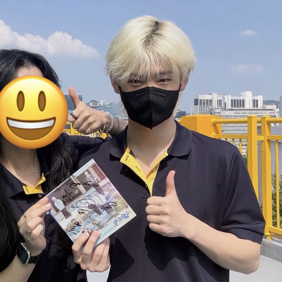 kyowooke's tweet photo. 졸귀찌 🤞🏻🤞🏻 학교 잘 다니구 있군 https://t.co/jmu9uqosdR