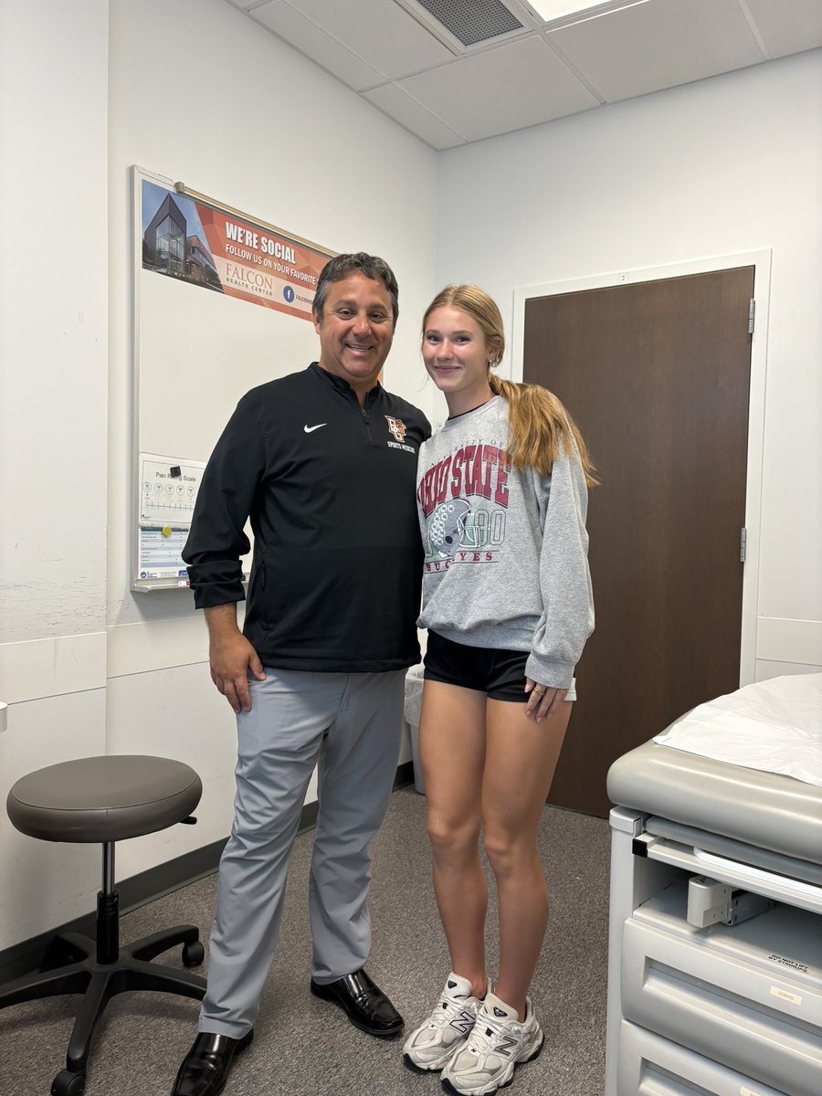 OliviaHaas2026's tweet photo. Thank you Dr. Siparsky &amp; Andrea.  Grateful for the BEST surgeon &amp; therapist!  There are no shortcuts.  Trust the process https://t.co/HMiGO6MDRv