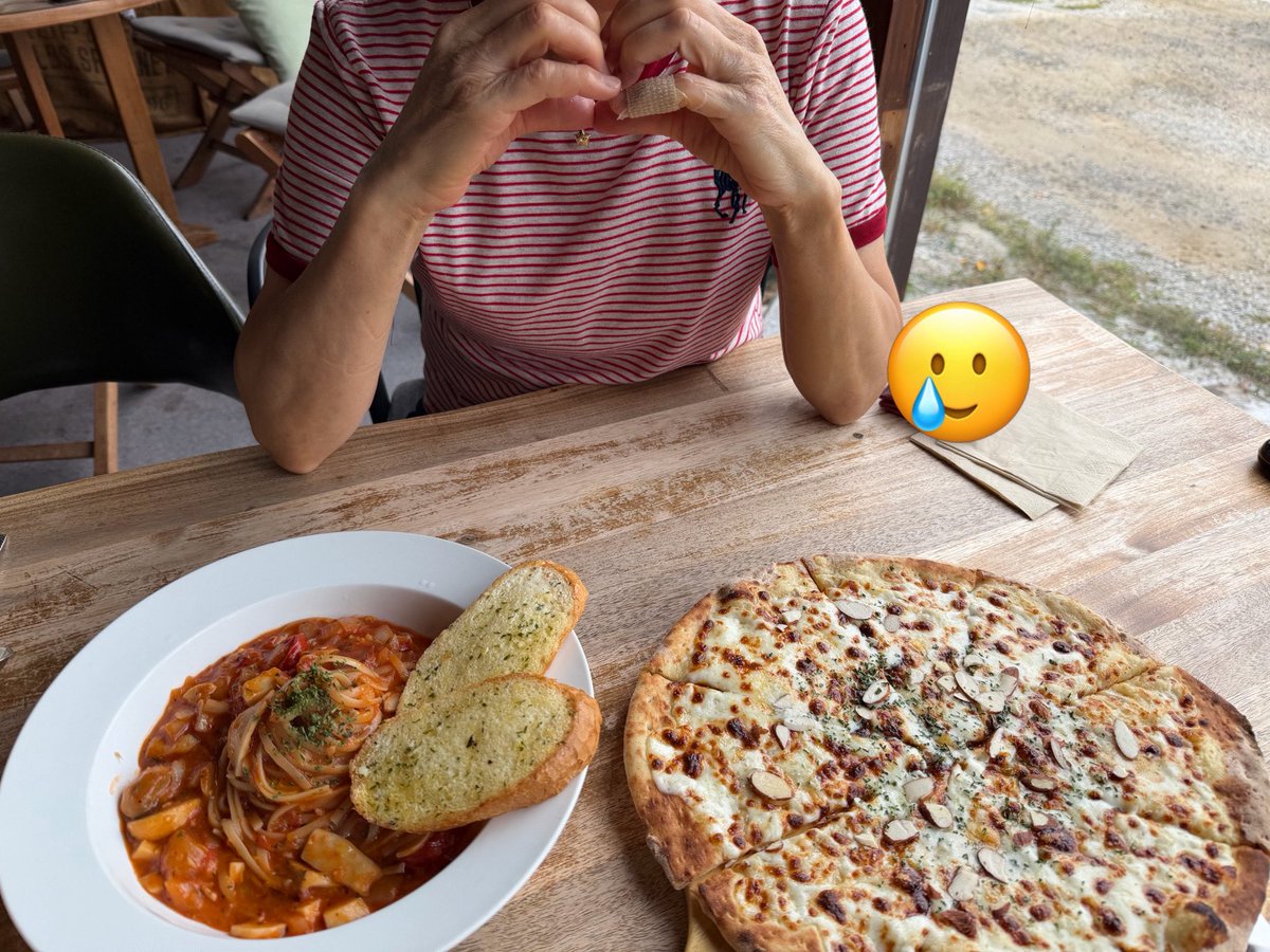 kkulki11's tweet photo. 아 나 진짜 눈물나………………
할머니 💕💕💕💕💕💕💕 https://t.co/u7DxtTzc22