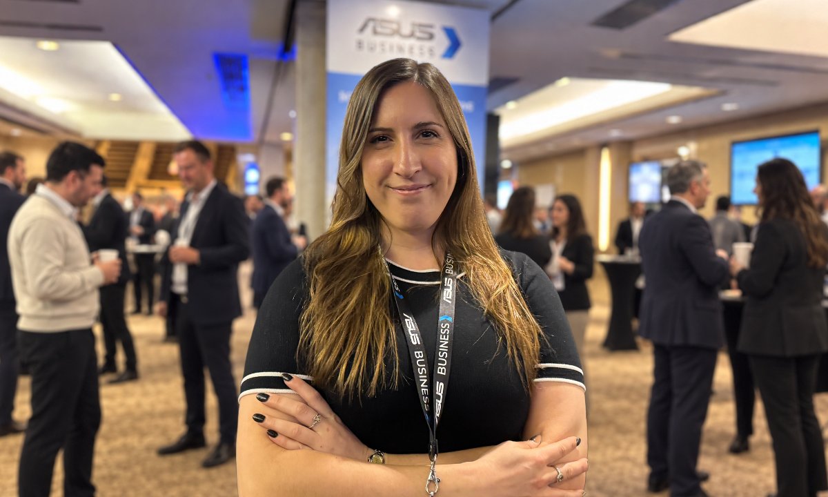 Enfasys's tweet photo. ⚓ ASUS Business oficializa su llegada al mercado corporativo argentino junto a Solution Box. La marca introduce equipos con certificación militar e IA integrada, ofreciendo soporte comercial y demos para grandes empresas e integradores de IT.

🔗 https://t.co/sdQbskOZej https://t.co/8ezOyi16iz