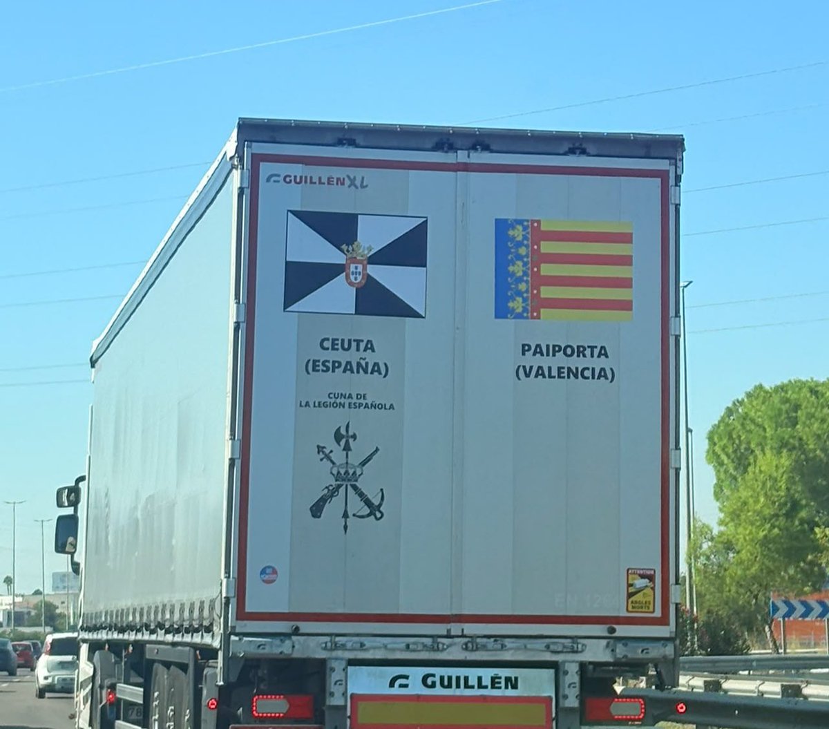 BrunoFerTer's tweet photo. Visto hace unos minutos en la CV-35 (Pista de Ademuz).

Grandeee... https://t.co/VNQUowm7cF