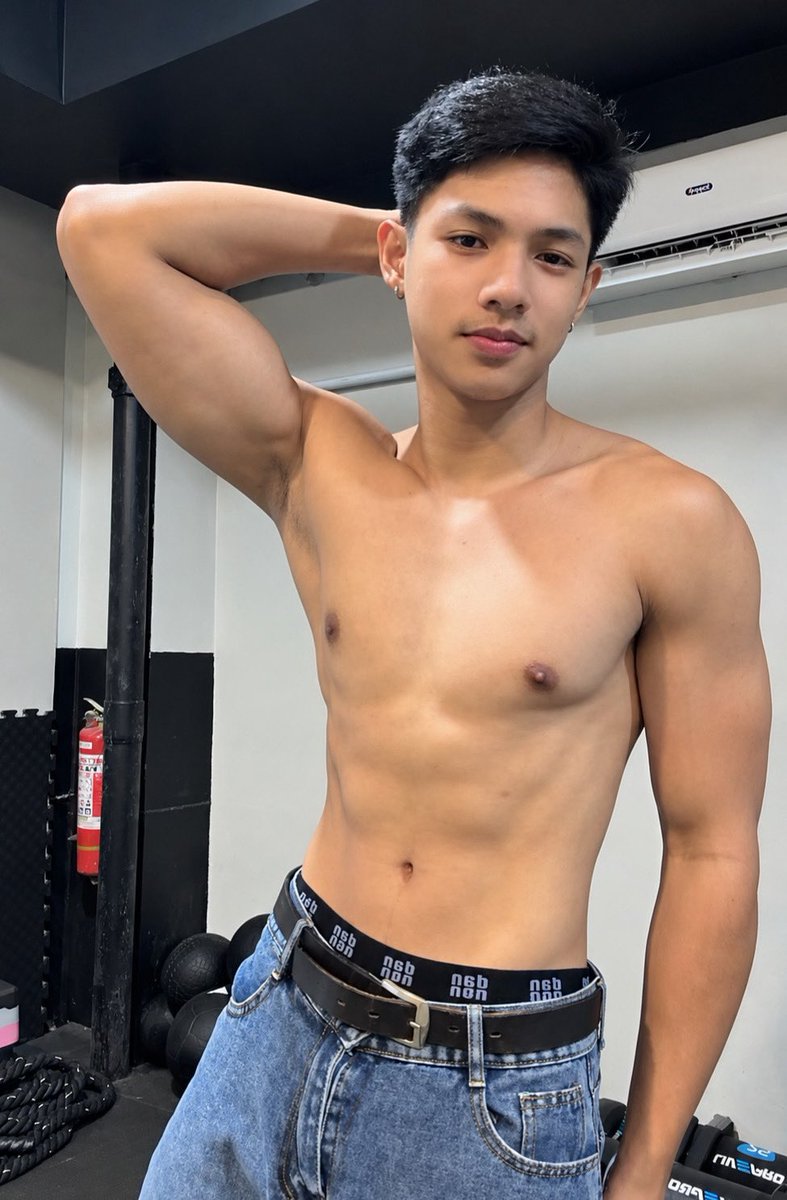 hype_boyss's tweet photo. Badan segini tuh pas, ga terlalu gede dan ga terlalu kecil juga https://t.co/7WZtxp5ztm