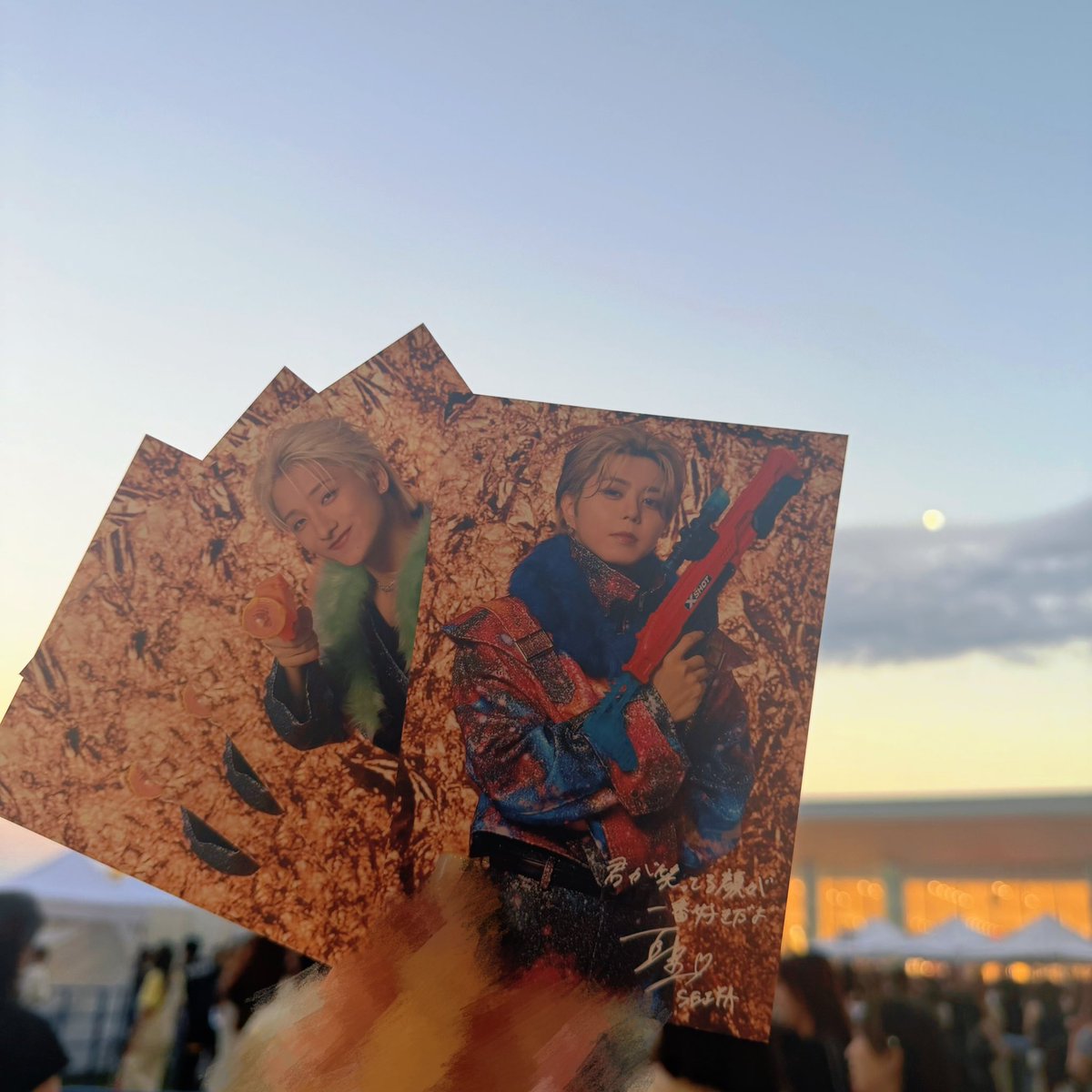 msk_8461's tweet photo. この前初リリイベだったんですが整番悪かったのに優先も取れてちょー暑かったけどミニラもお見送り会もお渡し会も全部楽しくて2時間近くかけて行ったかいがありましたありがとう🎶 https://t.co/xTQcyxoMlx