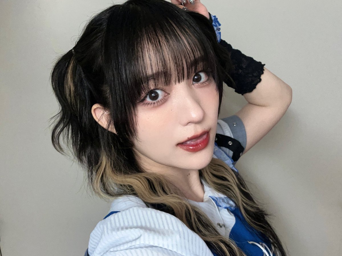 ds_toru17's tweet photo. 好きな顔ってわけね https://t.co/TJvgXNlkok