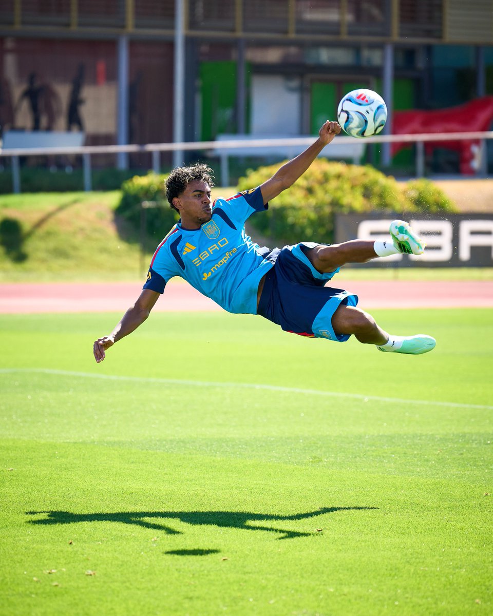 Jackpromise2's tweet photo. Keep working!

#VamosEspaña | #NationsLeague https://t.co/KZNeLAzIRZ
