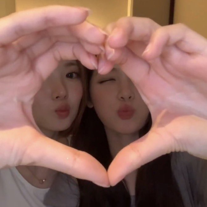 nothingarchive's tweet photo. 본가첫째날부터진짜행복하넴🫰🏻🫰🏻 https://t.co/2Y03xla6Ce