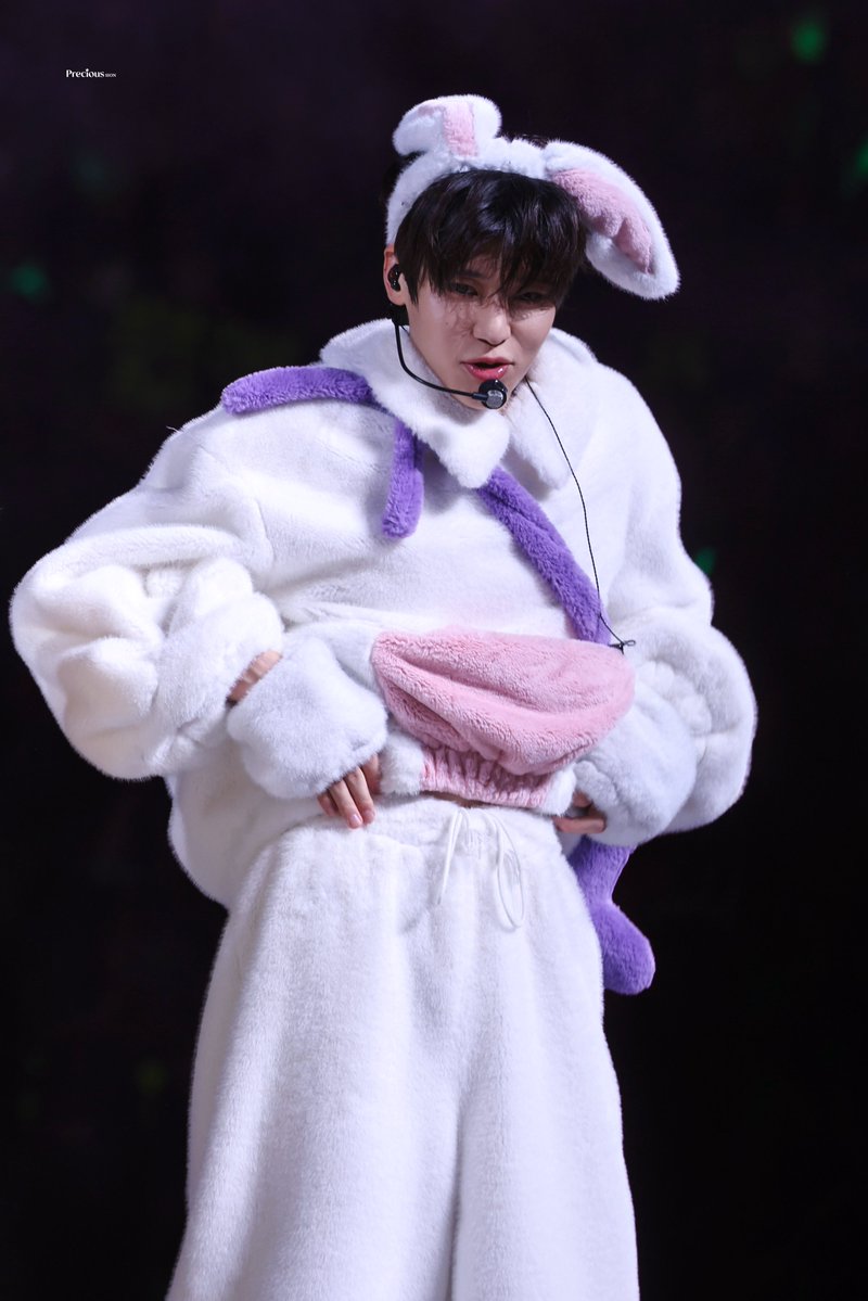 myprecious221's tweet photo. 🐰🤓🍭 
#시온 #SION #シオン #NCTWISH #엔시티위시 https://t.co/9TQmRGswon