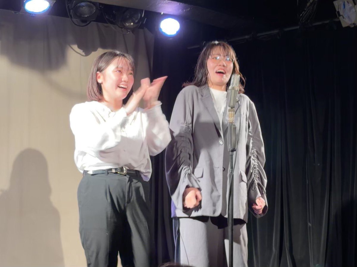 Live_Hiten2's tweet photo. ネタアンケート結果

プロ同率1位：

チェット、ミックストマトジュース

学生1位：裏千家

企画優勝

プロ：チェット

学生：紫バニーガール

以上の4組は
次回開催する
LFDの出演権を獲得しました！

チェットは重複優勝により
1回戦進出です！

おめでとうございます！✨ https://t.co/0GCLkF2N4E