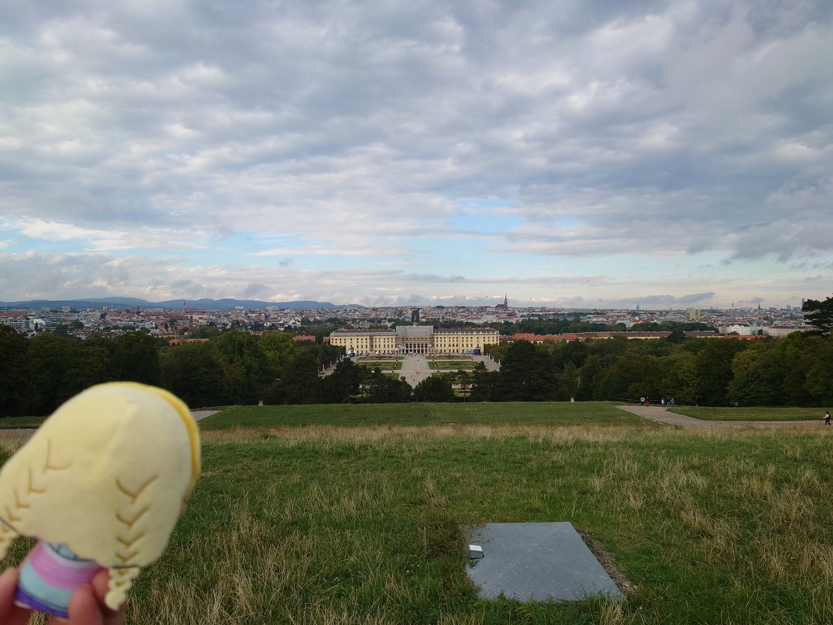 4kkorol's tweet photo. ことね、ウィーンが一望できるね

#初星学園ぬいぬい部 https://t.co/x0KY5jN8Jg