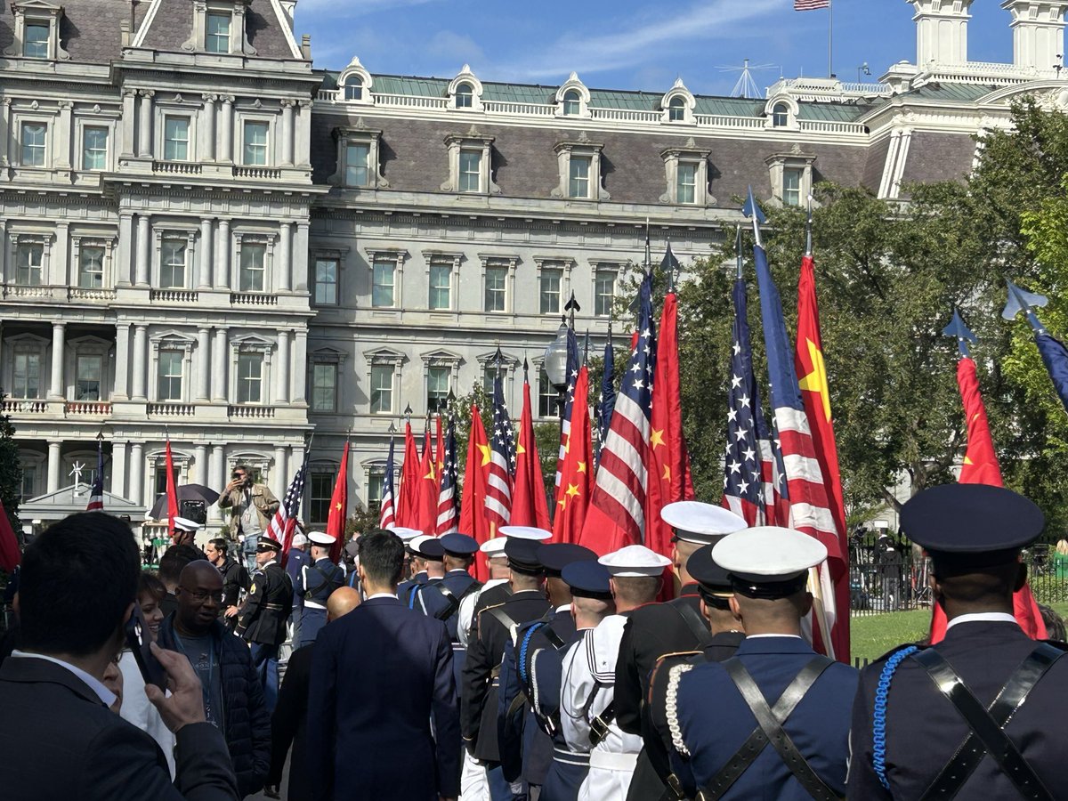 jzajkow's tweet photo. Chinese President Xi is at the White House today. Both leaders will engage in a bilateral meeting at 11:30am.

Wednesday night, both delegations extend the Busan agreement until January. It’s the agreement that froze tariffs for a year and comittted to 12 million mt of soybeans, which has now been achieved. 

China currently has a 10% additional tariff on all U.S. goods, including ag products. 

@ASA_Soybeans is calling for the eliminating China’s 10% retaliatory duty on U.S. soybeans, and asked the administration to ensure any future implementation of Section 301 port fees on Chinese ships does not disrupt or diminish U.S. export sales.