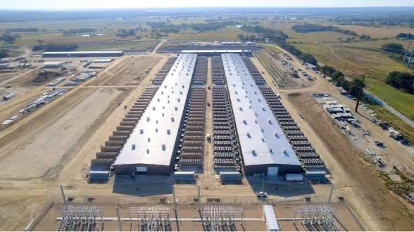 XBTCULT's tweet photo. This is the world's biggest $BTC mining rig....

Who's gonna tell them they can buy $XBT instead? https://t.co/bVHcQKPNps