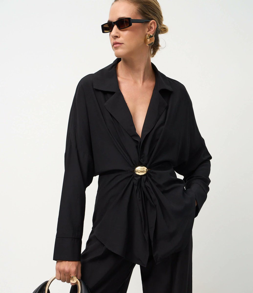 DetetivePromoBR's tweet photo. Camisa Ampla Acetinada, por R$ 99,90 na Renner: https://t.co/OgR4MudUdq

De R$ 199,90 por R$ 99,90
R$ 100,00 de economia
50% off

Drapeado, acabamento acetinado e R$ 100 a menos para deixar o look mais sofisticado sem estourar o orçamento.

#oferta #promo #desconto #Renner #moda https://t.co/0RBSMxk7Cf