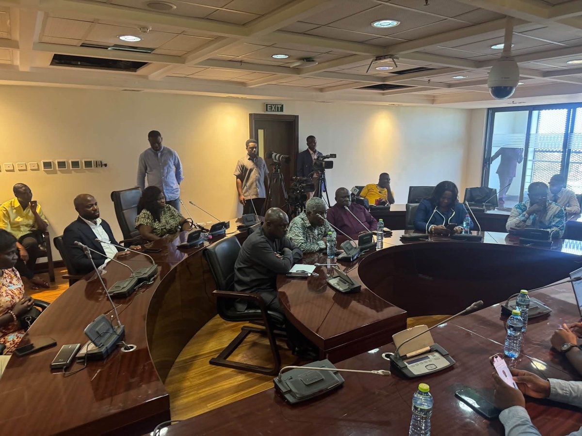 _Nartpee's tweet photo. A host of MPs and party officials have joined Lawyer Nana Agyei Baffour Awuah as he moved the bail application for Salomey Baffoe in the “Ghana Jollof” matter virtually. https://t.co/K7IKXFnLEn