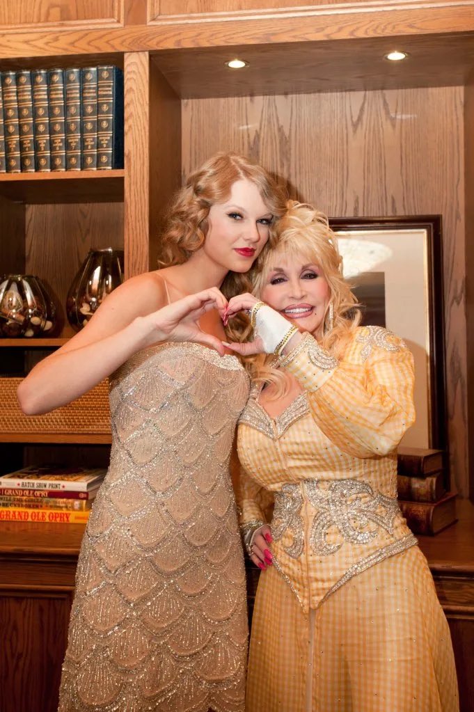 DanaBrigoli's tweet photo. Well tomorrow, Taylor’s TLOAS: The Encore is not the only day to celebrate, but we have another queen who gets the same celebration which marks “Dolly Day” (9 to 5 song) ! Yep, TWO QUEENS TO CELEBRATE! TWO THINGS TO CELEBRATE TOGETHER! ❤️🩷😊 https://t.co/uvej7ItOwp