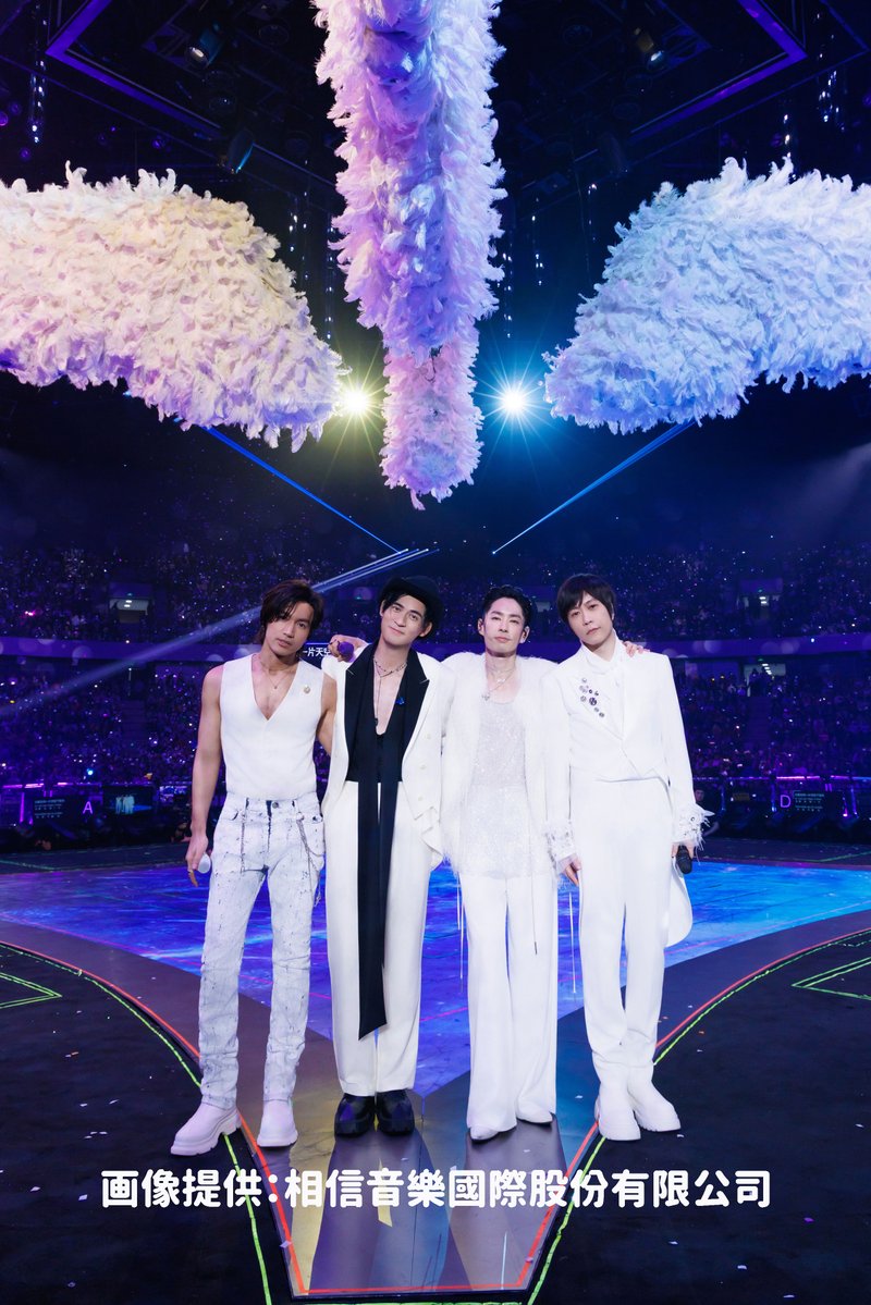 taipeinavi's tweet photo. 【台湾エンタメ】

台湾版花より男子(ドラマ「流星花園～花より男子～」)でF4を演じた言承旭・吳建豪・周渝民の3人に加え、台湾の国民的バンド五月天(メイデイ)の阿信のスペシャルユニット「F✦FOREVER」

彼らが台北大巨蛋(タイペイドーム)に帰ってきます！

詳しくはこちら
https://t.co/heC0eYN1uZ https://t.co/m1P61itFCC