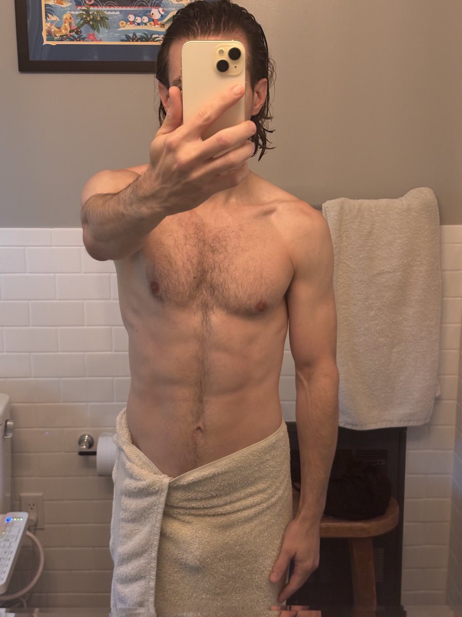 FitRunningFox's tweet photo. Feeling spiffy post shower.  Find me here: https://t.co/RyZuQgEuaL https://t.co/GtuUeEPs0d