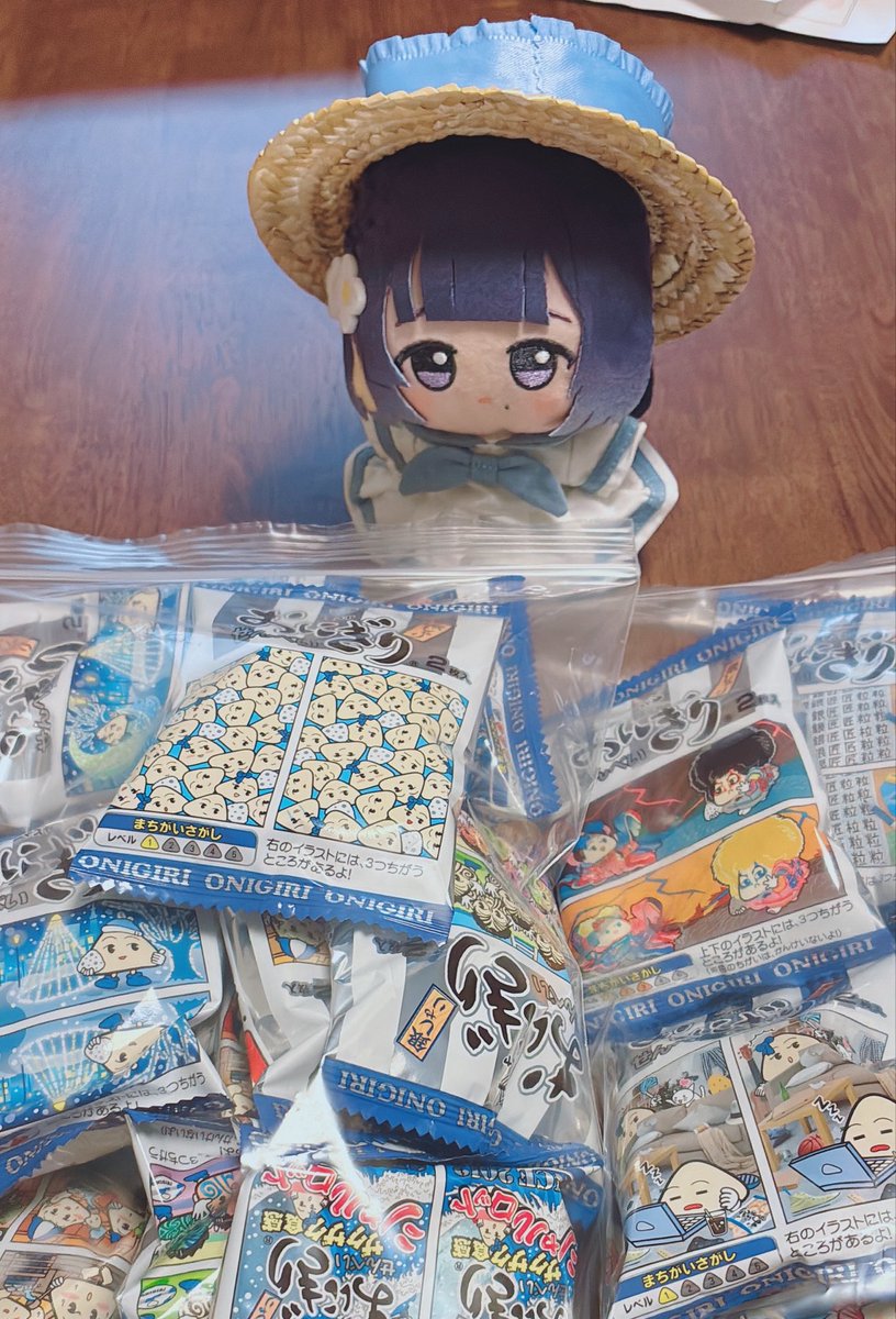 46534zu_P's tweet photo. 岩手で美味いもん食べさせてもらったから、お返しがてら。
現地で名刺交換してくれた方にマスヤのおにぎりせんべい配ってたんだけど、
9/30(水)までカワトクで開催中の
#ポケモンモンローカルActs物産展 で買えます。
銀しゃりは塩加減が絶妙で通常の醤油味より好きです。
#学マス標ツアー_岩手公演 https://t.co/if6KbtrIeY