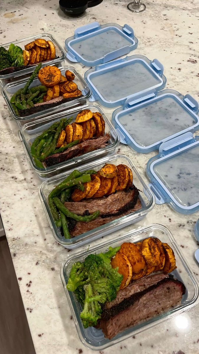 GntlemansGeek's tweet photo. Meat and potatoes. Simple food. Hard training. https://t.co/fRKbT1Ke2c