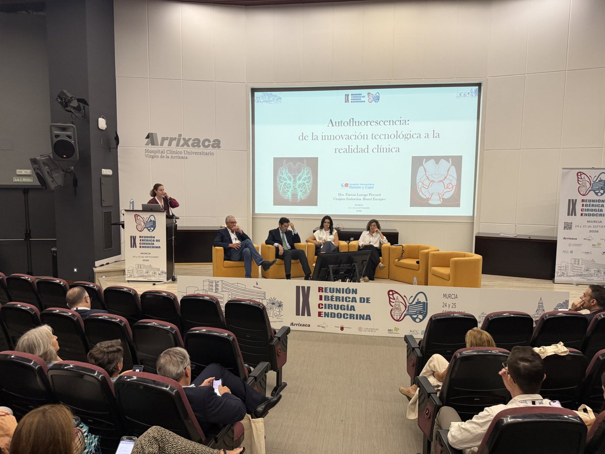 CirEnd_AEC's tweet photo. Cirugía en directo, sala llena y mesas con ponentes de máximo nivel en la reunión ibérica de cirugía endocrina @AreaUnoArrixaca @BeatrizFebrero @DrCassinello @RNCsantander @e67904 @PatriciaLueng13 @belenporrero @DeboraAcin @aecat_es @aecirujanos @FranciscoMPerr1 @JJRuiz_7 https://t.co/tmSNdAdsNu