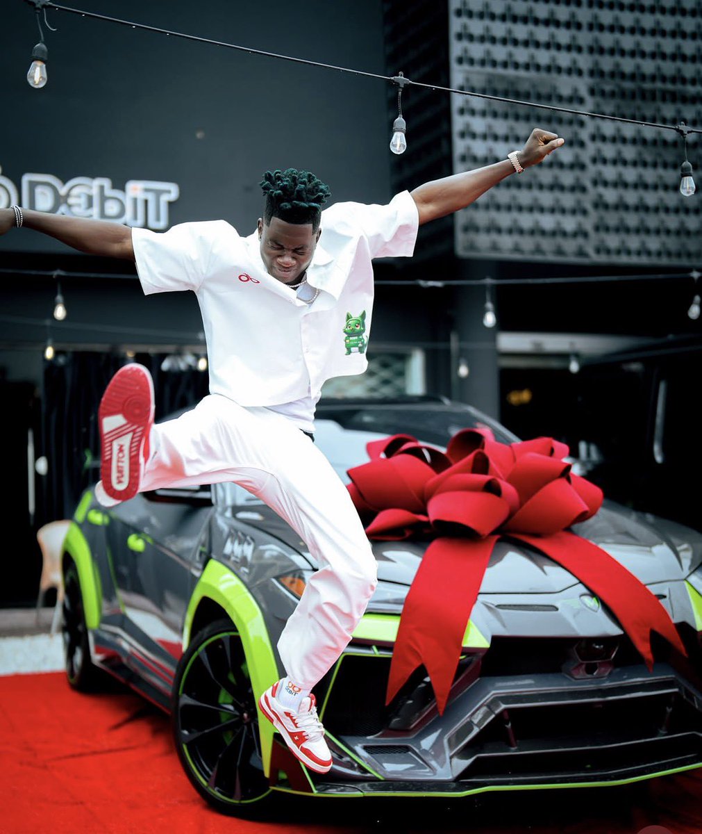 abazwhyllzz's tweet photo. OGB cultist has just added a 2025 Lamborghini worth over 823 million naira to his car collection.

Congratulations to him🎉🎉❤️ https://t.co/PXQHRLNg3Y