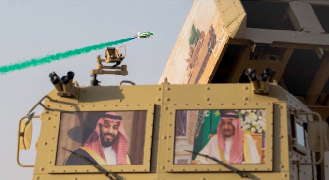 Fatim__a_'s tweet photo. في سماء #الرياض .. 

الصقور #السعودية ترسم لوحة وطنية احتفاءً بـ #اليوم_الوطني_السعودي_٩٦  
@ https://t.co/y9iz0dIXD3