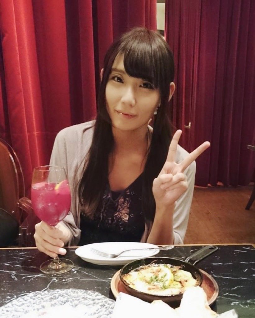 dollballjointed's tweet photo. 「痩せる」「大人っぽくする」＝垢抜けな風潮ですが！

太ってもいい。派手になってもいい。

綺麗になるって、細くなることじゃなくて、
自分が一番好きな自分に近づくことだと思っている！ https://t.co/dLia6rVMBt
