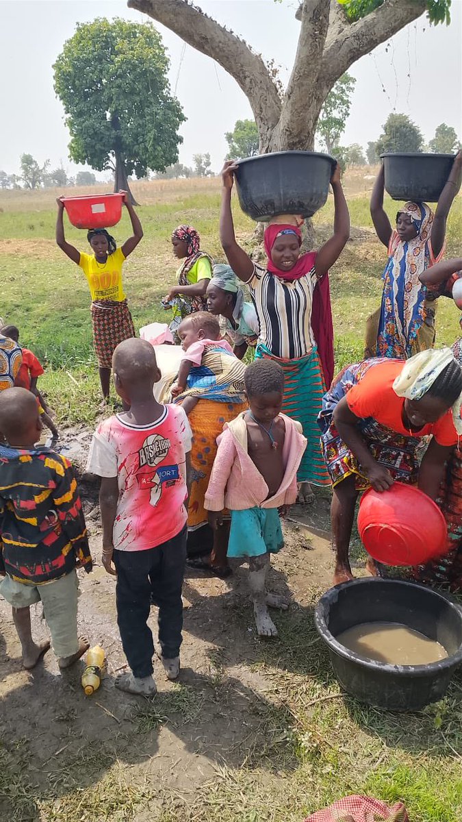 Buildawell_wtnf's tweet photo. Location📍- Mongoro Village
LGA - Bida
State 🇳🇬- Niger
Source of water 💧 - Pond
Project type - Water well
Tree planting 🌳
May Almighty Allah make it a successful project, Ameen. #Buildawell #PlantAtree https://t.co/WvXe9Ejf89