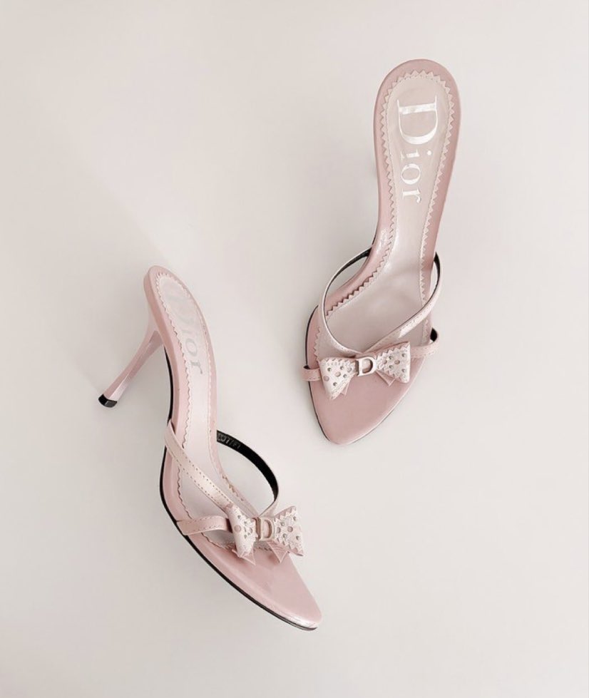 glirttery's tweet photo. christian dior 2000’s vintage pink bow mules https://t.co/3GDiUOgCJd