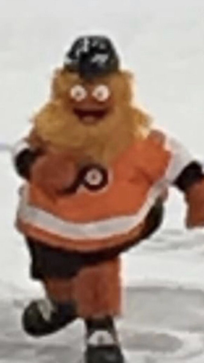 backstromee's tweet photo. happy bday gritty here’s some pics from 2018 i still have in my camera roll <3 https://t.co/2N8NrSk4SR