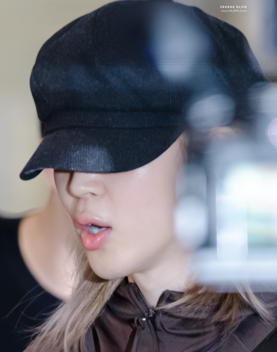 JiminLatinoFB's tweet photo. Hilo 🧶 de fotografías del perfecto cutis de Jimin en HD, sin maquillaje. 

La piel de Jimin merece tener su propio post de apreciación. No solo su piel es tersa y brillante, si no que se nota que el se cuida, tiene buena salud e higiene. https://t.co/al2fTE2eNT