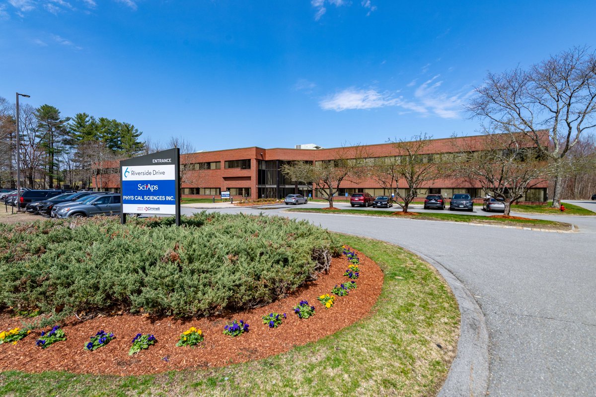 GreatInkPR's tweet photo. Hendrie Lane has partnered with V12 Investments &amp; The Zaro Group to acquire a two-building R&amp;D + advanced manufacturing portfolio in Andover, MA. Set on 16 acres, the 170,771-SF buildings at 3 &amp; 6 Riverside Drive are fully leased. @Bisnow 

https://t.co/WfIml49bAi https://t.co/0G8H2xX3n6
