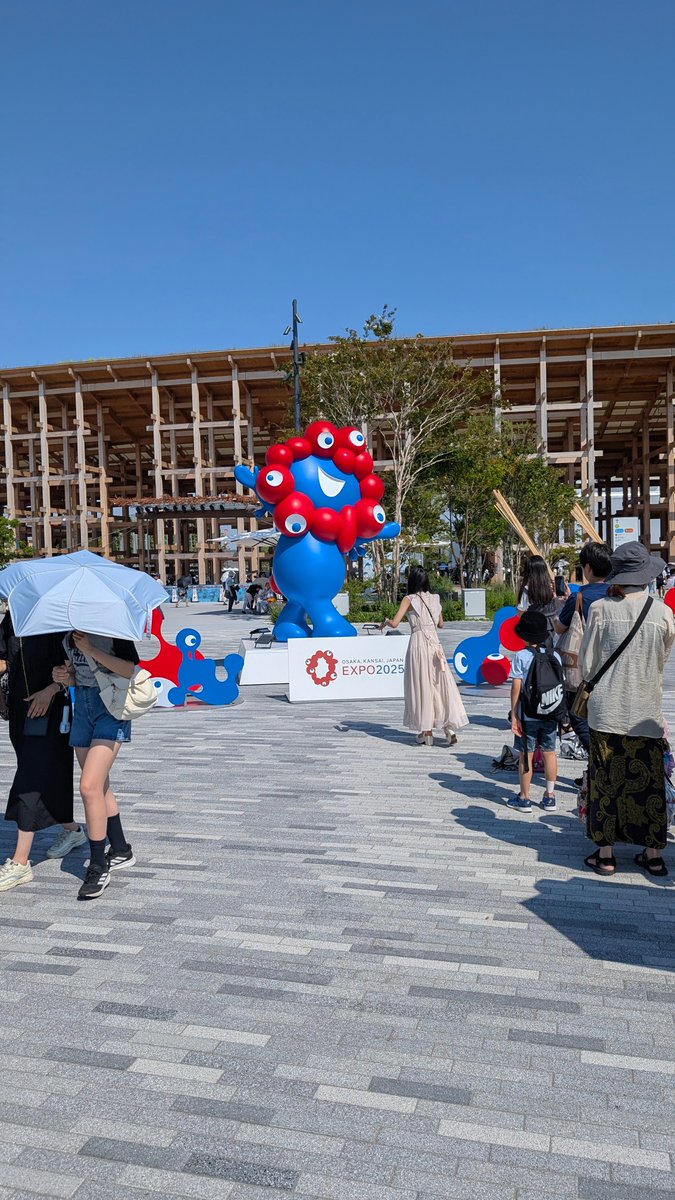 de10ef65good's tweet photo. 万博懐かし〜正直、この月は8865レの鮫重連と12系大井川甲種の印象しかなかったけど、万博行ってたわ👍 https://t.co/lrqD1UfiEq
