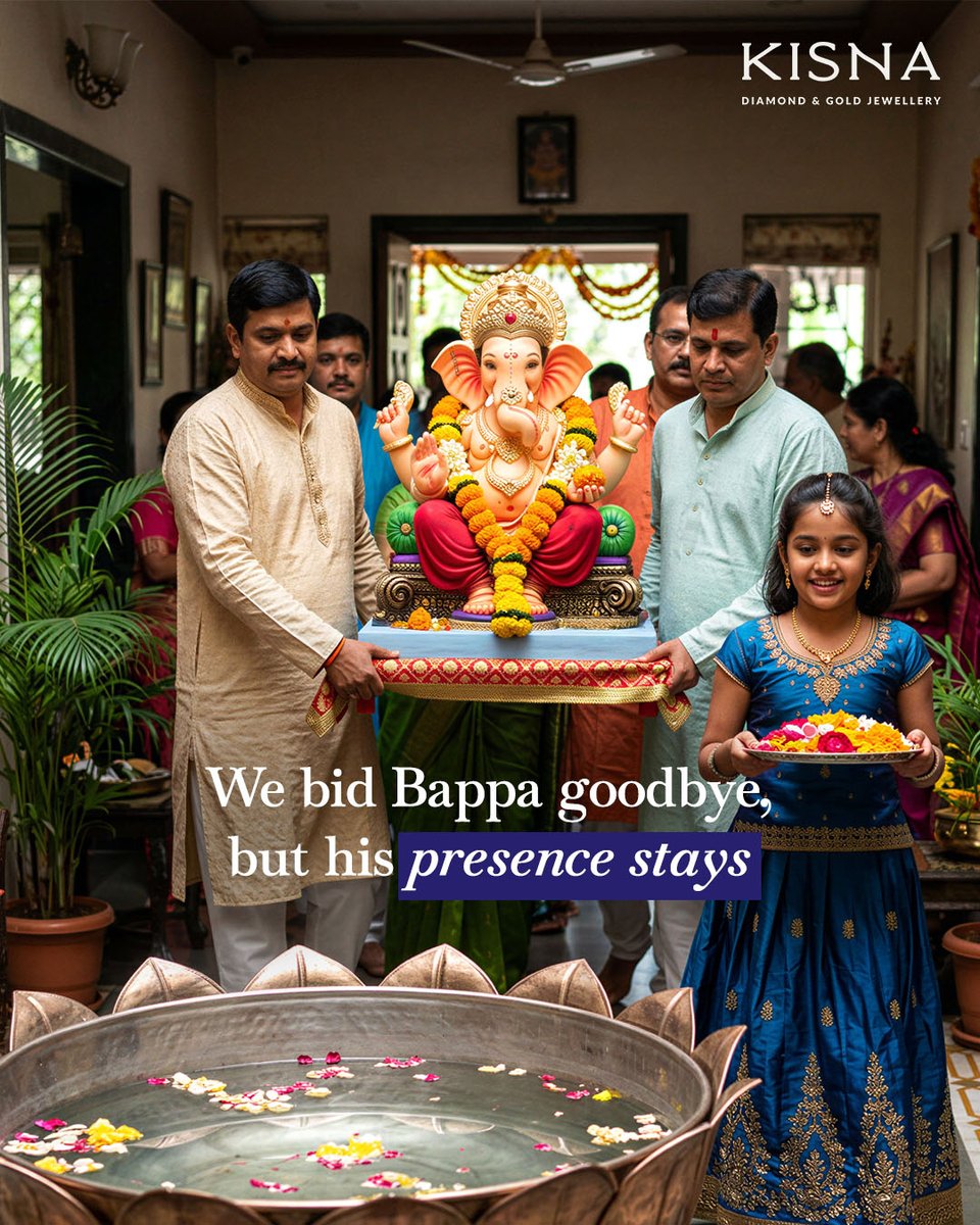 kisnaindia's tweet photo. Today, we bid Bappa farewell, carrying with us the faith, joy and warmth he leaves behind.
This Anant Chaturdashi, may that feeling stay with us, all year round. 🙏✨
#KISNA #AnantChaturdashi #Ganpati #Ganesh #Bappa #DiamondJewellery #Diamonds #NaturalDiamonds #DiamondRings #DiamondBracelet #DiamondNecklace