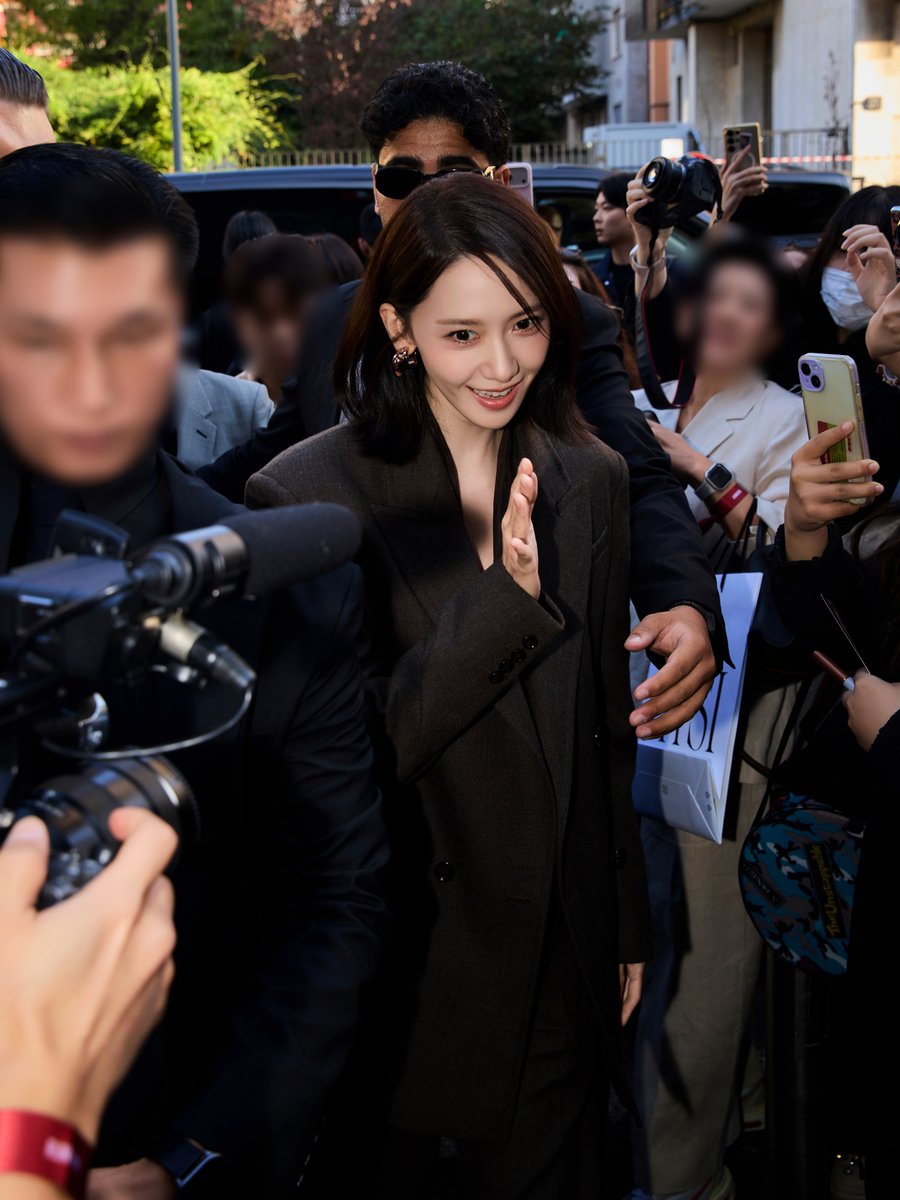 530_zip's tweet photo. 260924 막스마라 2027 S/S쇼 #윤아
🔗https://t.co/Xm53KcwWE0

YOONA AT MILAN FASHION WEEK  #YOONAxMaxMara #YOONAxMaxMaraSS27 #MaxMaraSS27 @maxmara https://t.co/ABSNdjPYcY