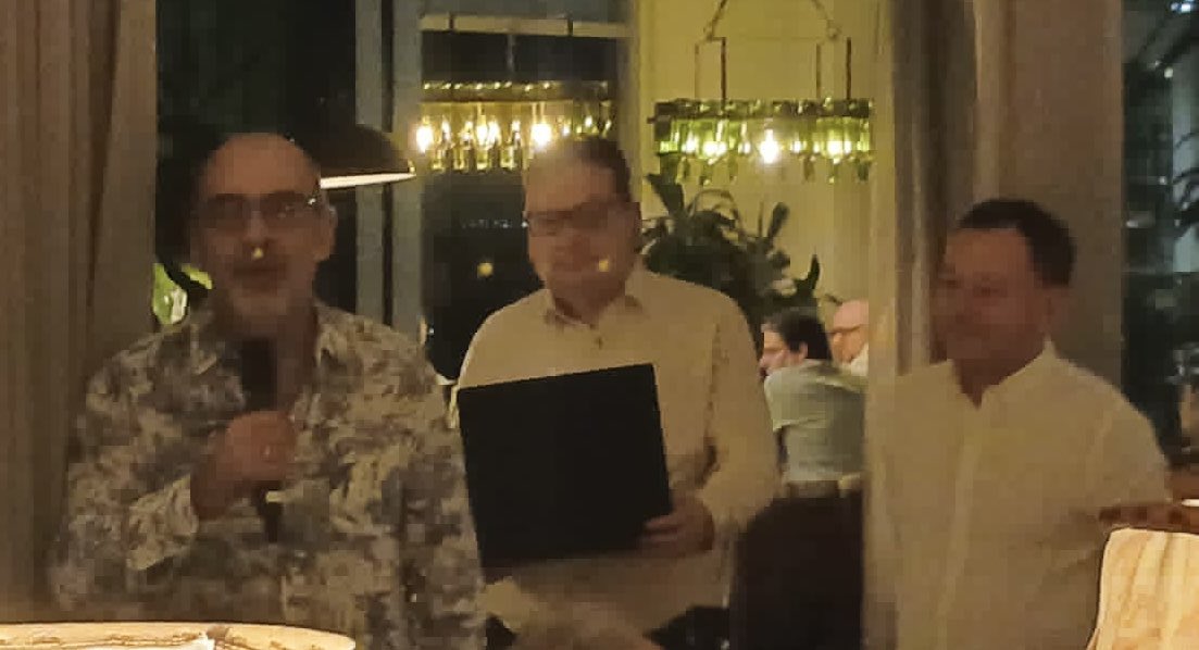 CiroARodriguezP's tweet photo. Gracias a @Andesco1 y a su presidente, @CamiloSanchezO por este reconocimiento en el marco del 28 Congreso Andesco de Servicios Públicos TIC y TV, Fueron 20 años desde @CamaraColombia @comision_sexta trabajando por unos servicios públicos domiciliarios sólidos, con seguridad jurídica y al servicio del ciudadano. El compromiso sigue.