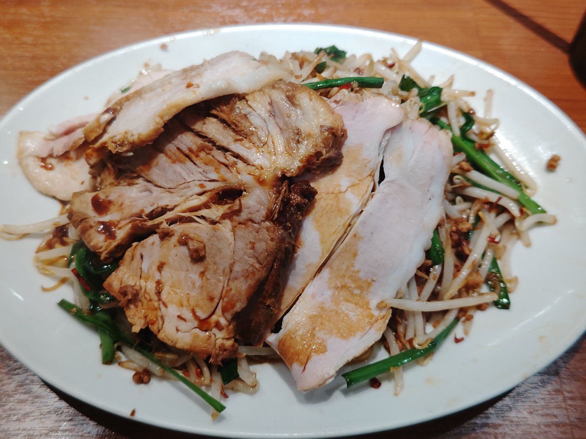 t2104tk's tweet photo. うまかめん@西葛西

そらのいろ西葛西店として昨年OPEN、先月うまかめん西葛西店にリブランディング。
一周年記念で名古���の超人気店「人生餃子」とのコラボ開催

スペシャル焼き皿台湾
(限定の博多焼きラーメン風皿台湾)
スペシャル皿台湾
(名古屋の人生餃子の皿台湾そのもの)

連食で腹パン大満足🤭 https://t.co/l96EokCoYh