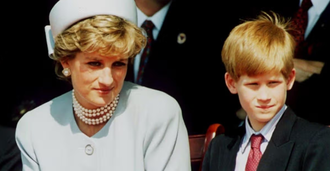 MirrorRoyal's tweet photo. Mirror readers debate if Prince Harry is profiting off his mother's death https://t.co/UEpi6hbp67 https://t.co/FvTWXQ8joH