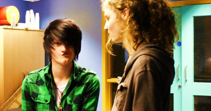 griannerd's tweet photo. emo ! 💚🖤 https://t.co/nFq64uvzyq