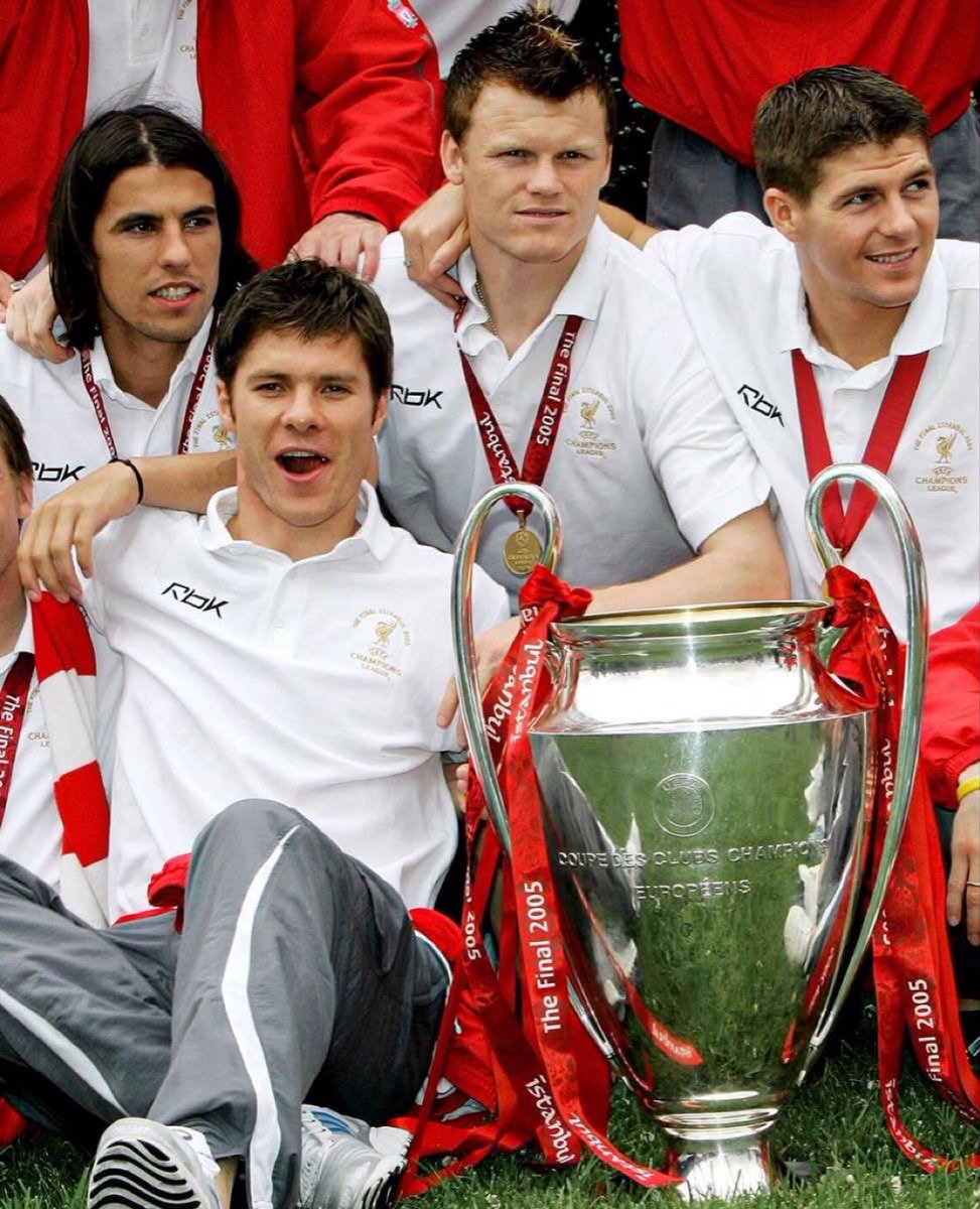 FutyArena's tweet photo. I see Riise, Gerrard and Xabi Alonso. 

Can you name the other player? https://t.co/uI03cLBvyW