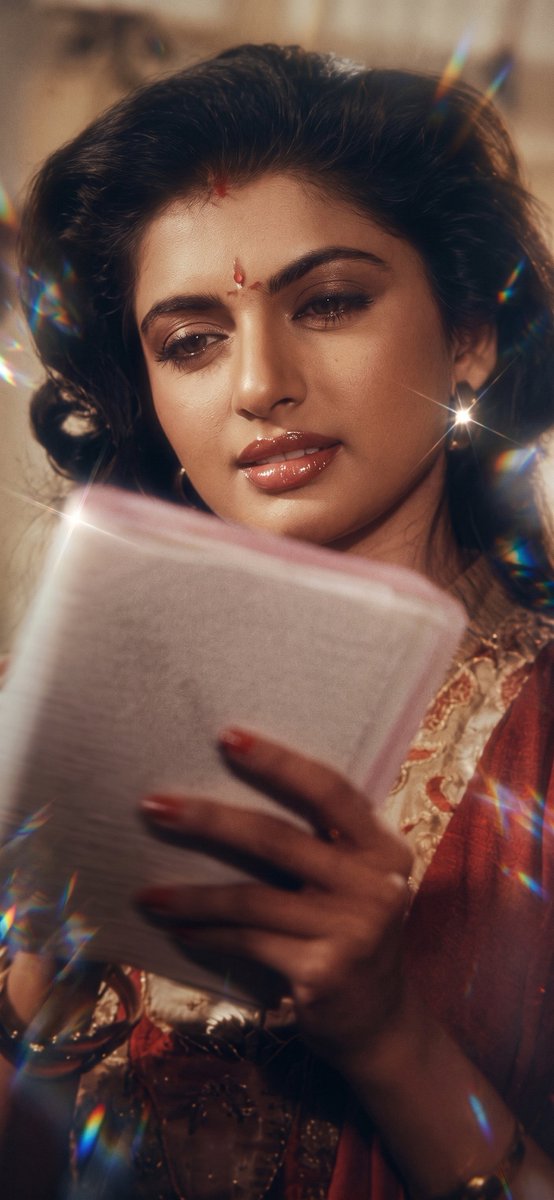 holly_glow's tweet photo. Bhagyashree ✨ https://t.co/Rxe2l1hdFk