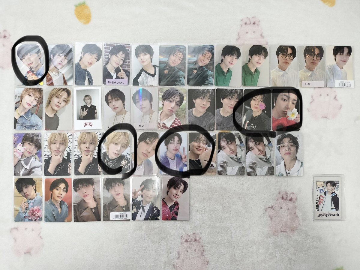 AgB832o's tweet photo. @seu_g_momo ご連絡遅くなってしまいすみません！😭
黒丸のものが未所持の為、そちらの中で交換ご検討いただけますと幸いです🙇‍♀️
どうぞよろしくお願い致します🙇‍♀️ https://t.co/jlQ4kYveJj