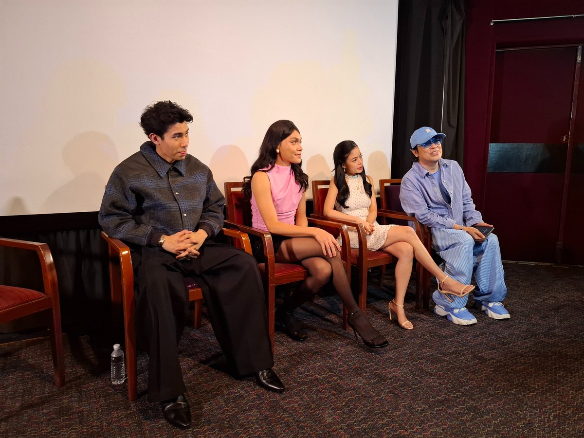 konOHanicOH's tweet photo. Esnyr, Bianca De Vera, and Brent Manalo at the Half Sisters Pocket/MediaCon Screening. 📱✨️
@esnyrrr @biancadeveraa @brentymanalo @StarCreativesTV @ofc_iwant @ABSCBNpr
#Esnyr #BiancaDeVera #BrentManalo
#HalfSisters #HalfSistersOniWant
#StarCreatives #iWant https://t.co/YfjmRmLAe9