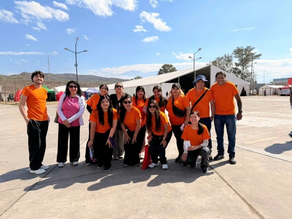 PDV_jujuy's tweet photo. Salud acompaña a adolescentes y jóvenes en la 75° FNE https://t.co/FntcWeGOBR vía @https://twitter.com/PDV_jujuy https://t.co/NEeCZV1IVt