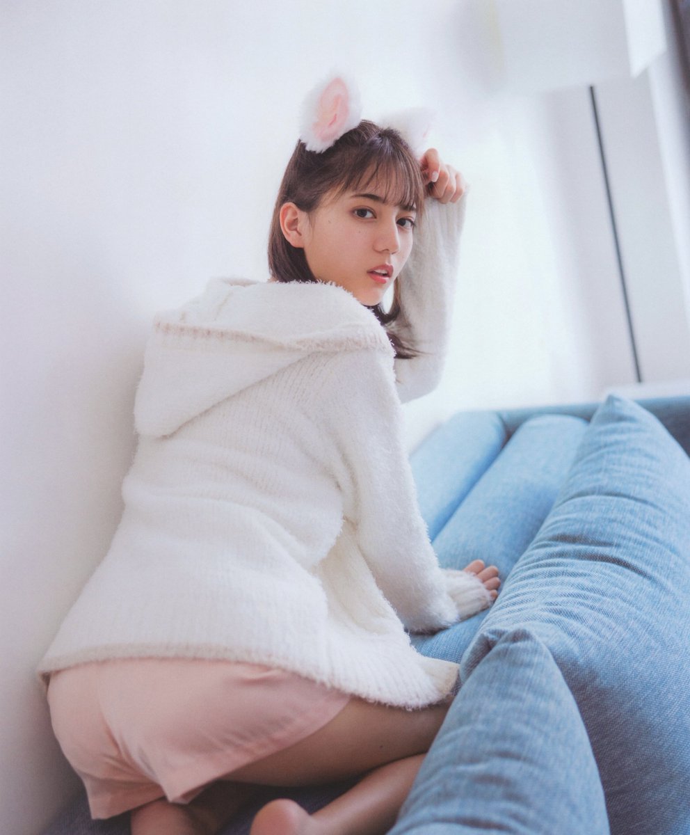 LOVE_IDOL_SOLE's tweet photo. 日向坂46 小坂菜緒 足裏 くすぐり
イタズラ好きの猫坂さんへのお仕置きはリアル猫さん達による足裏舐めくすぐりでした♡ https://t.co/SRBhJdDhpr