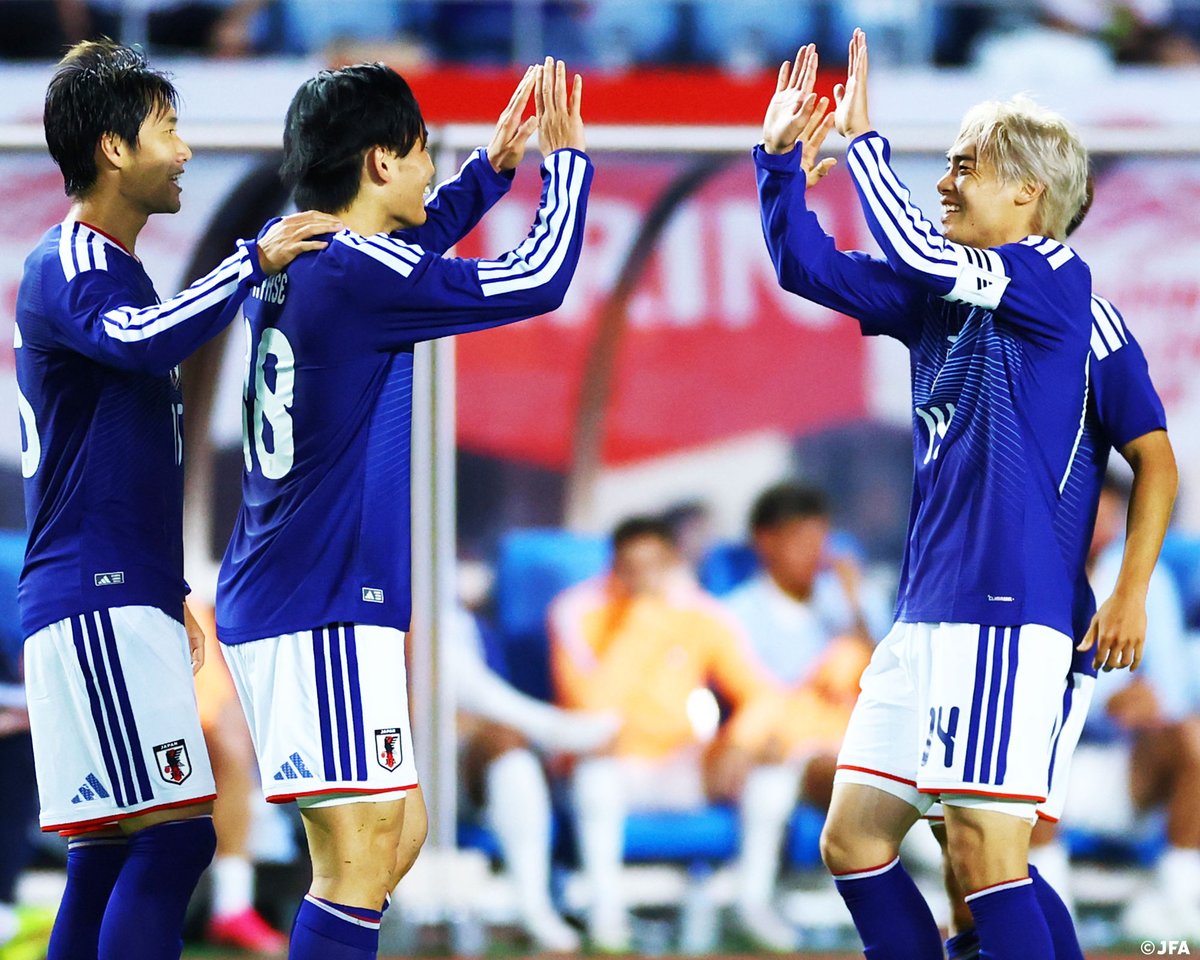 jfa_samuraiblue's tweet photo. 🔹𝗦𝗔𝗠𝗨𝗥𝗔𝗜 𝗕𝗟𝗨𝗘🔹

松木玖生と塩貝健人の日本代表初ゴール、そして上田綺世のダメ押しゴールで、南米の強豪・ウルグアイに3-1で勝利！✨
国内4連戦の初戦を勝利で飾りました💪

次戦の舞台は広島。
引き続き熱いご声援をよろしくお願いします！❤️‍🔥🇯🇵

#SAMURAIBLUE #サッカー日本代表 https://t.co/QuWpfrxJHz