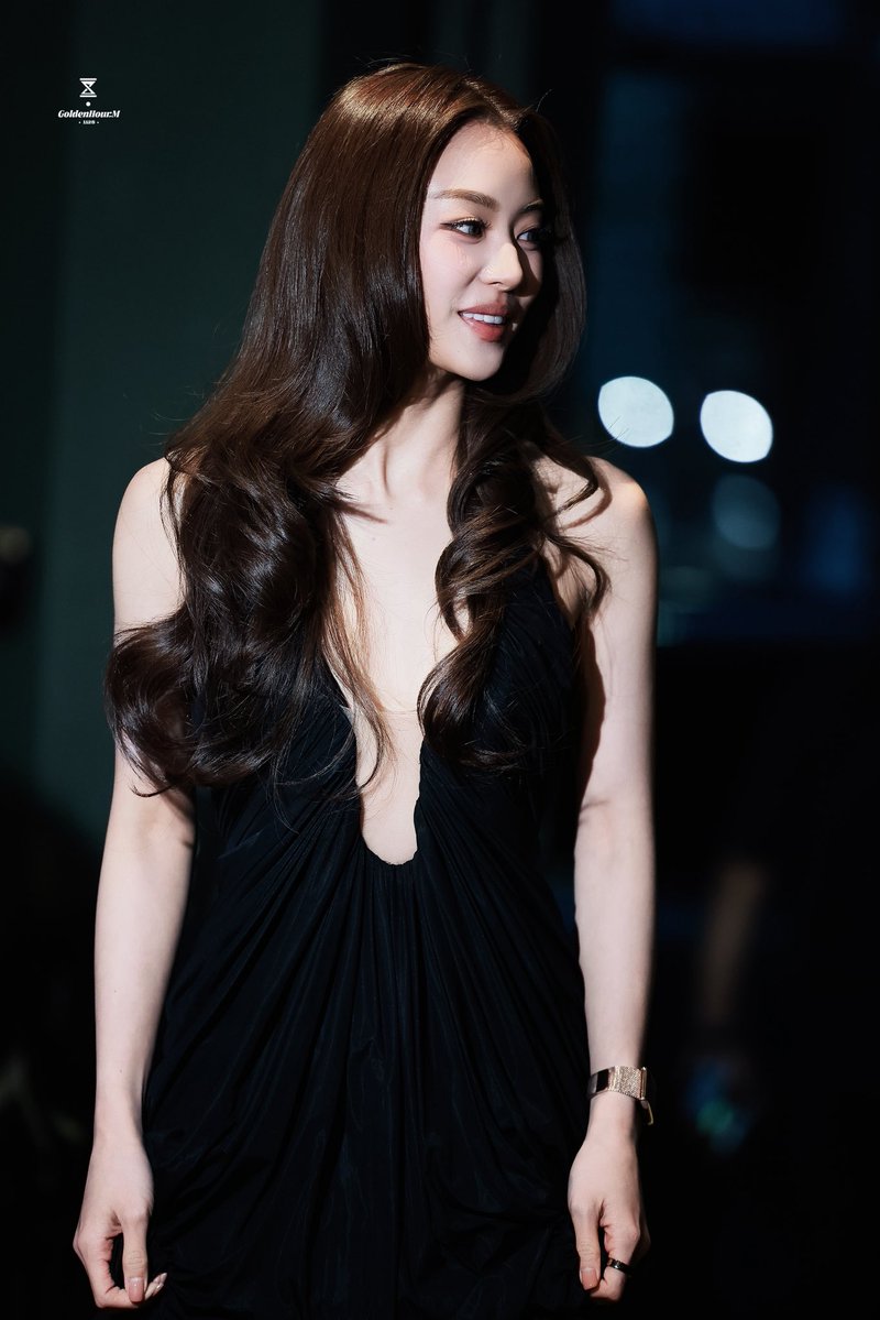 GoldenHour_M7's tweet photo. The angel is here🫳🏻

MIU NATSHA FACE OF SNATCH
#MiuXSnatchTH
#MiuNatsha #หมิวณัชชา https://t.co/MpNaQIvQdB