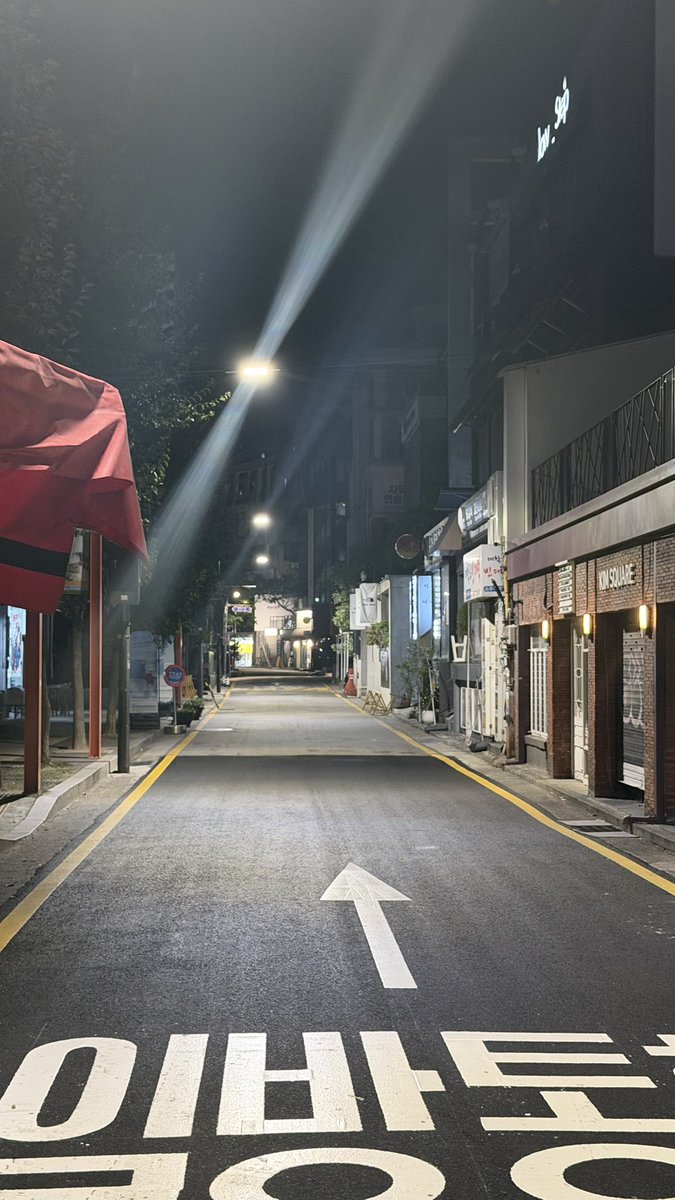 wins_0210's tweet photo. 대학로의 몰락 https://t.co/q4StDKyUUL